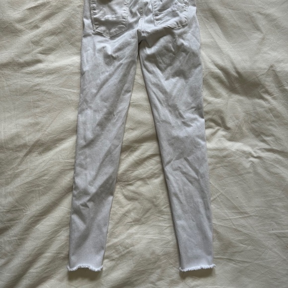 American Eagle White High Waisted Distressed Stretch Jeans Size 2 - Picture 5 of 5